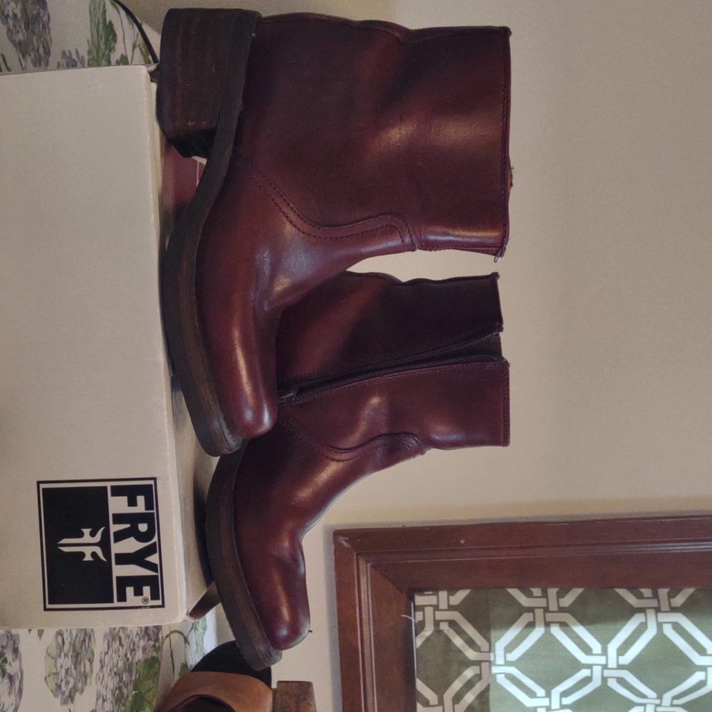 Frye campus short boots brown 5.5